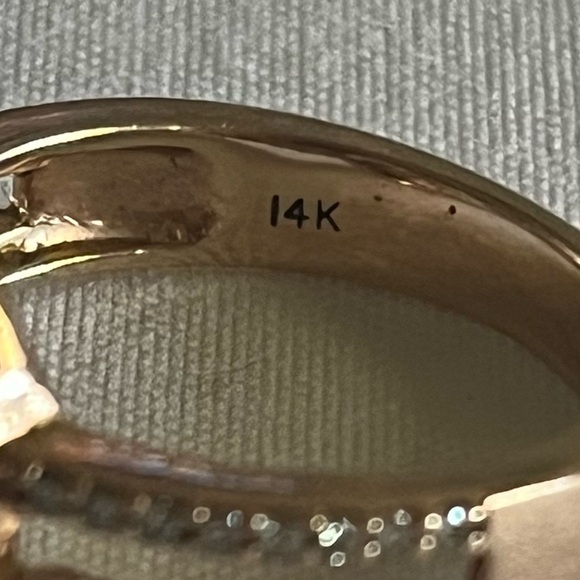 Morganite & Diamond Halo Ring – 14kt Rose Gold – Size 7 - Picture 3 of 8